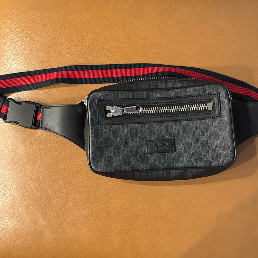 GG SLING-BACK BAG/ Black (Authentic) 
Gucci Sling -back bag